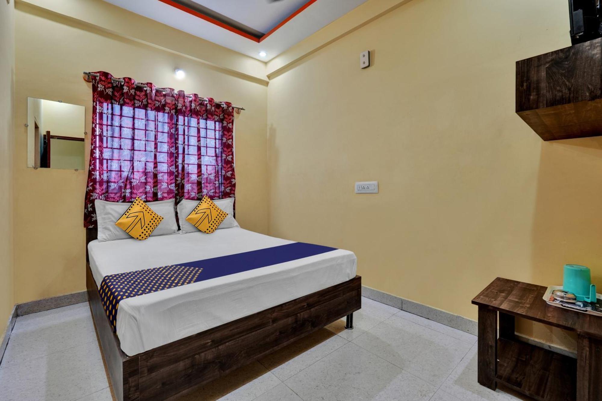 Spot On Anugraha Residency Hotel Kumbalgod Exterior photo