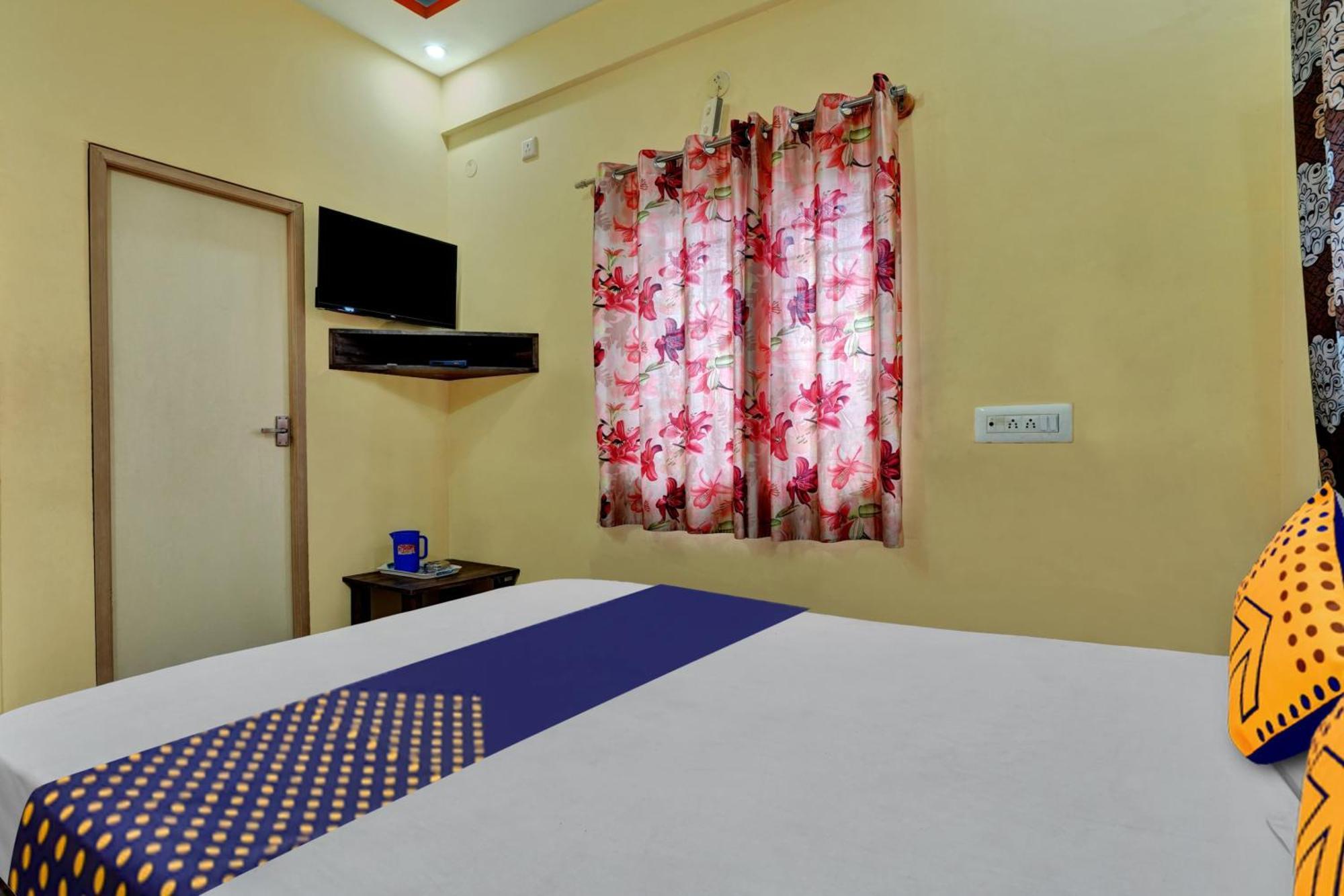 Spot On Anugraha Residency Hotel Kumbalgod Exterior photo