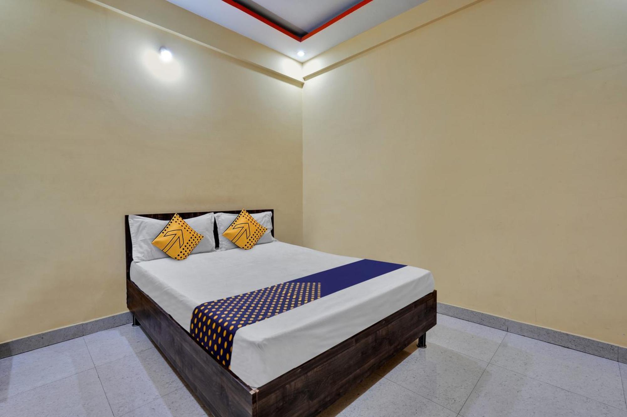 Spot On Anugraha Residency Hotel Kumbalgod Exterior photo